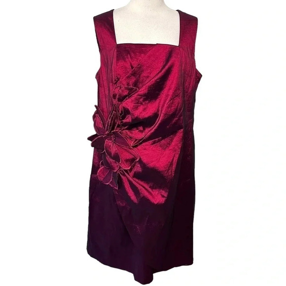 Midnight Velvet 18W‎ maroon iridescent square neck formal dress with ruching - Picture 5 of 8